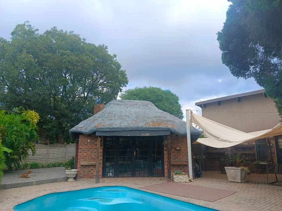 To Let 4 Bedroom Property for Rent in Riebeeckstad Free State